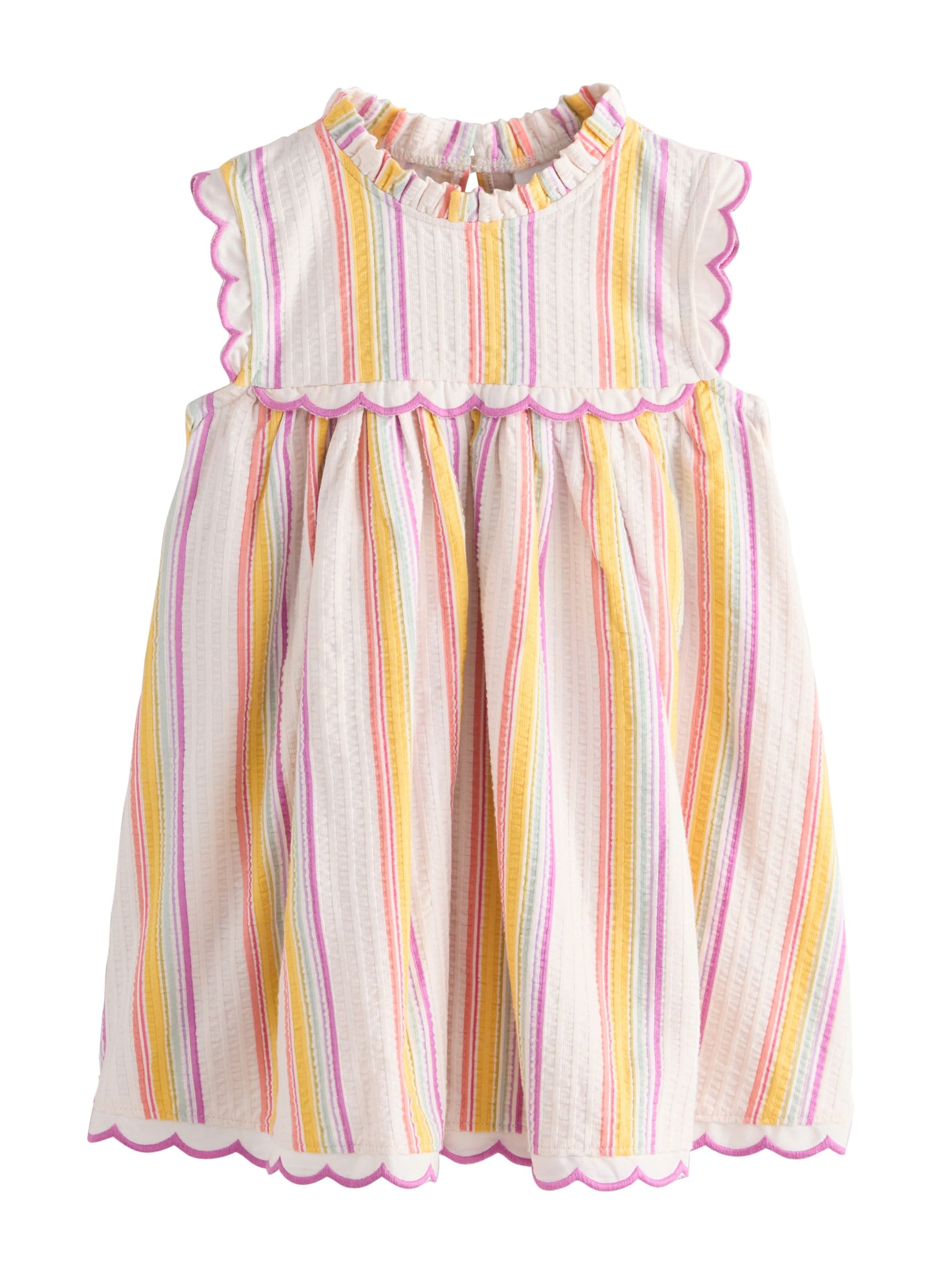 Next Mekko värissä valkoinen: etupuoli