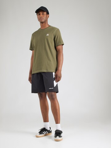 ADIDAS ORIGINALS Majica 'Essential' | zelena barva