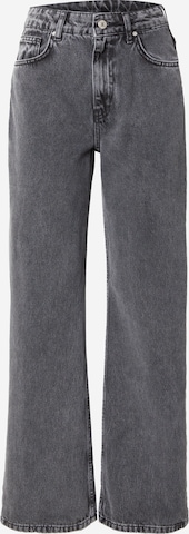 Jean Trendyol en gris : devant