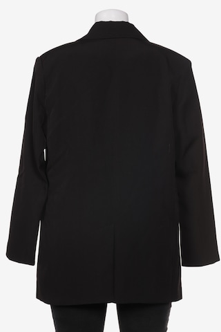 ONLY Carmakoma Blazer XL in Schwarz