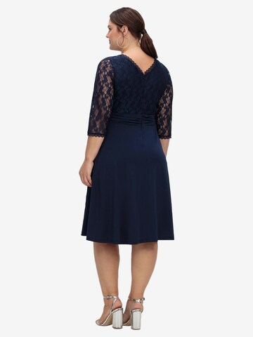 Rochie de cocktail de la SHEEGO pe albastru