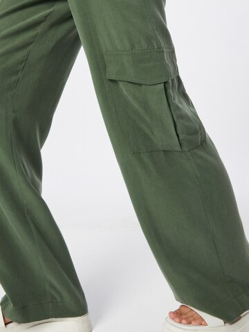 Wide leg Pantaloni cu buzunare de la Warehouse pe verde