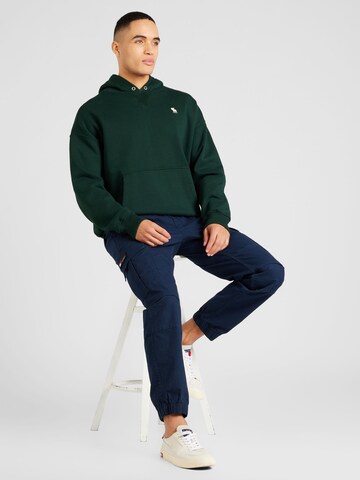 Abercrombie & Fitch Sweatshirt 'APAC' i grön