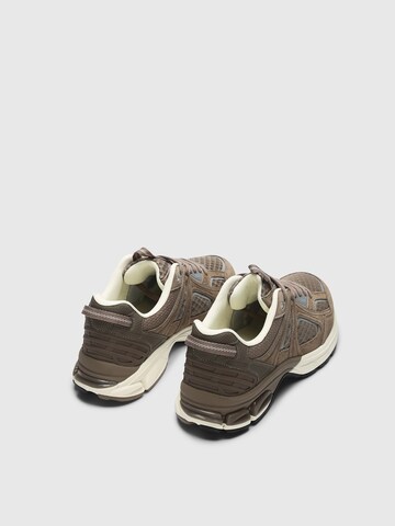 SELECTED Σνίκερ χαμηλό 'SLHRONAN' σε καφέ