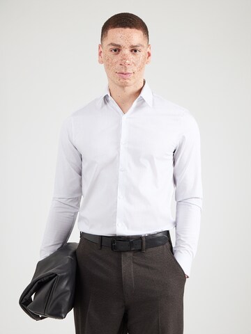 Calvin Klein - Ajuste estrecho Camisa en azul: frente