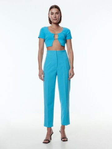 EDITED Regular Pantalon 'Charlotta' in Blauw