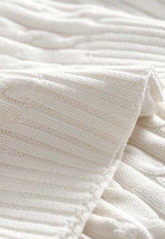 Ralph Lauren Home Blankets 'CABLE' in White