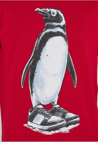 T-Shirt 'Fancy Penguin' Mister Tee en rouge
