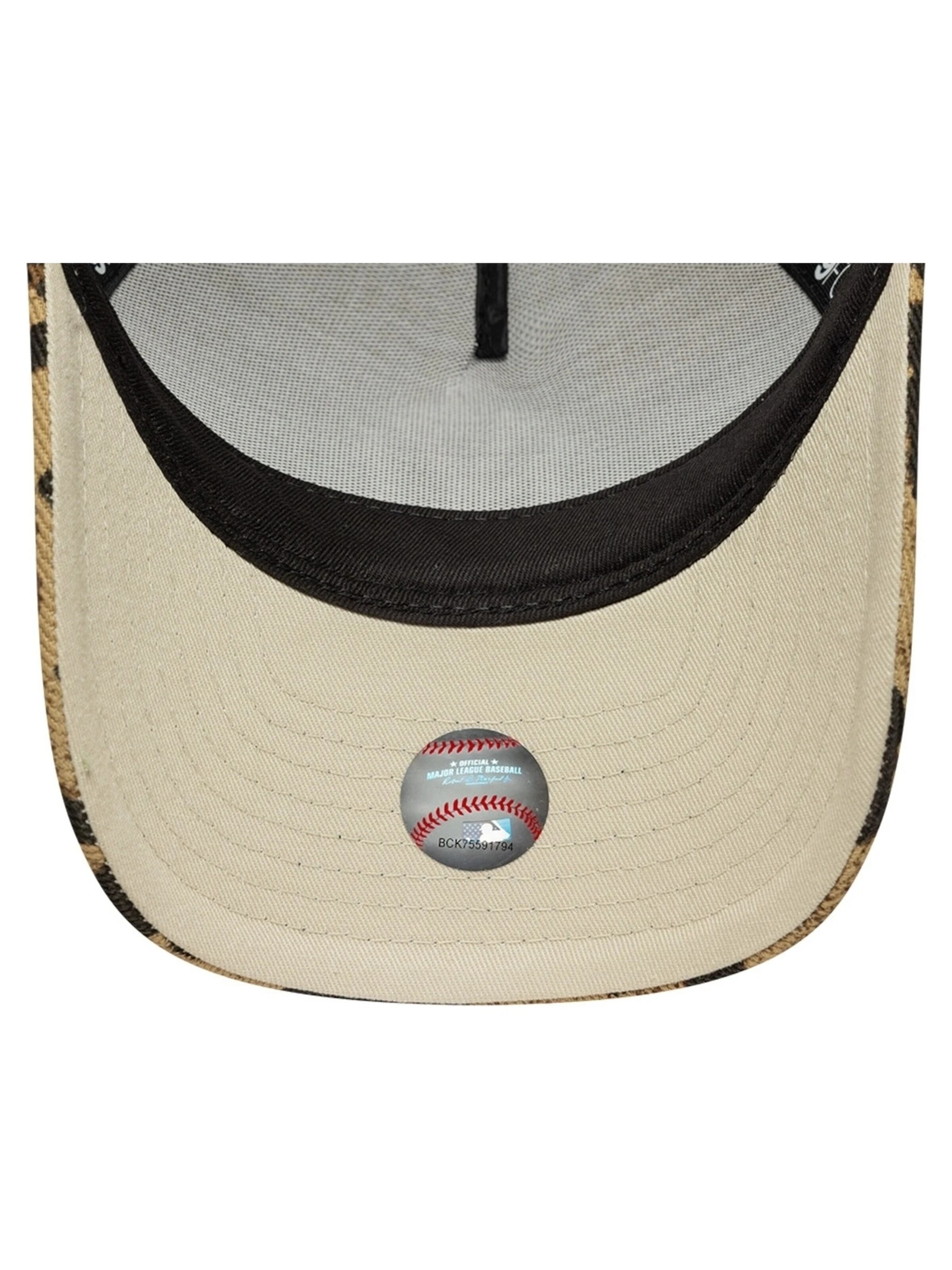 NEW ERA - Gorra 'Gorra new era marron yankees wmns leopard 940mc af trucker cap' en marrón