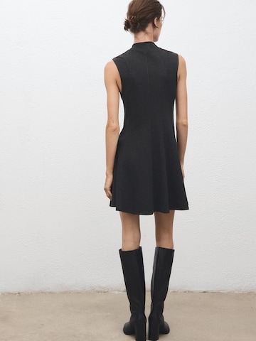 Rochie 'DENVER' de la MANGO pe gri