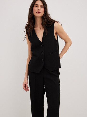 NA-KD Suit Vest in Black: front