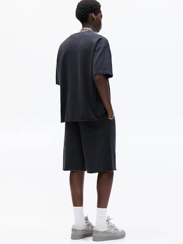 Pull&Bear Tričko 'STWD' – černá