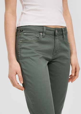 QS Slimfit Jeans i grön