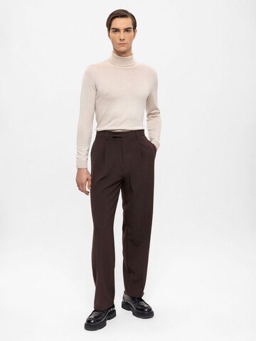 Antioch Regular Trousers in Brown