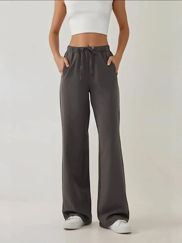Hiccup Loosefit Hose in Grau: Vorderseite