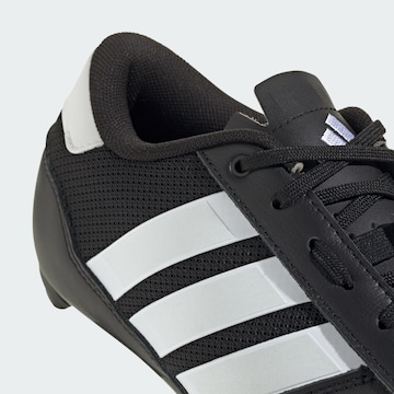 Chaussure de sport 'Heritage Road' ADIDAS PERFORMANCE en noir