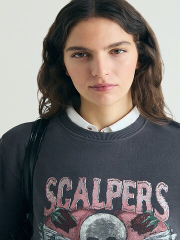 Scalpers Свитшот ' ' в Серый