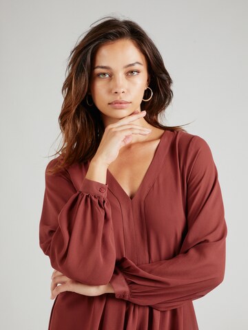 Robe 'Nola' ABOUT YOU en marron