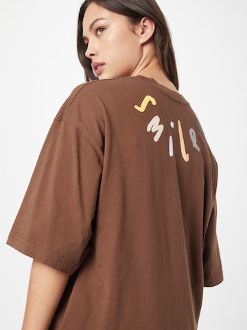 Smiles - Camiseta 'Kai' en marrón