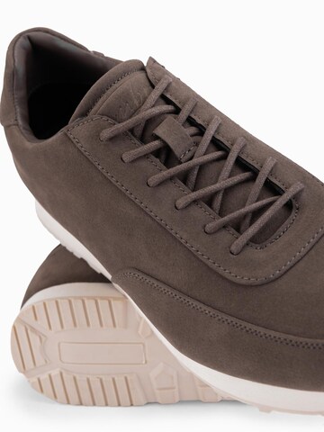 Ombre Sneakers in Brown