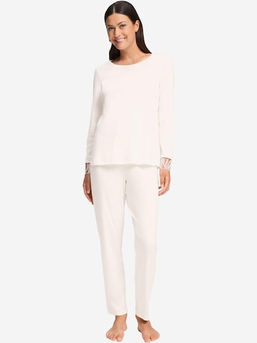 Hanro Pyjama 'Rosaria' in Wit