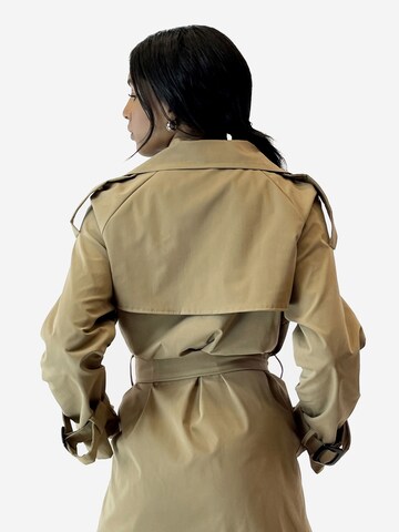 Elara Mantel in Beige