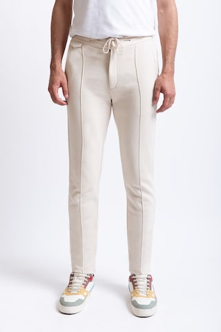 UNIQVIBE Slimfit Broek in Beige: voorkant