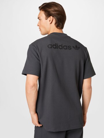 T-Shirt ADIDAS ORIGINALS en gris