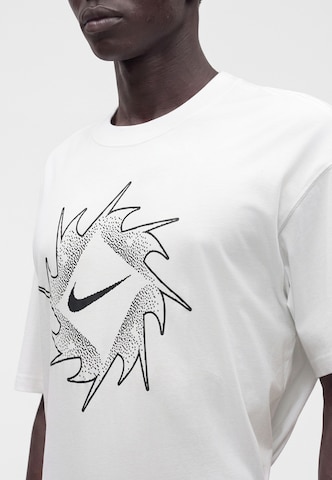 Nike Sportswear - Camiseta en blanco