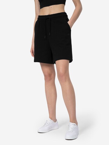 4F - Loosefit Pantalón deportivo 'CAS F199' en negro: frente