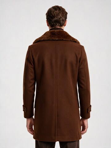 Cappotto invernale di Antioch in marrone