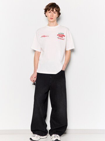 T-Shirt 'Sakamoto' Pull&Bear en blanc : devant