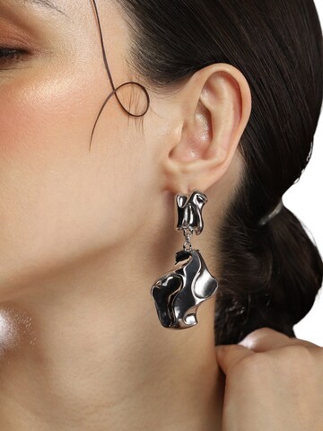 sidabrinė SOHI Auskarai 'Hansika'