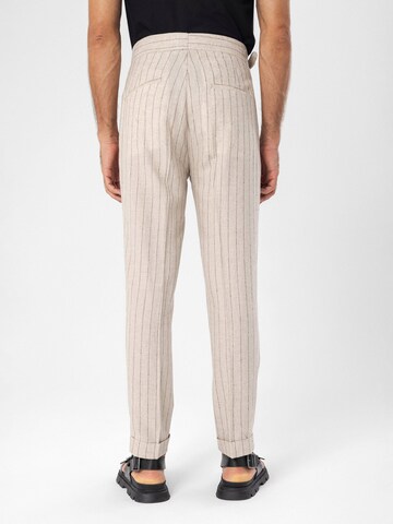 Antioch Regular Pleat-front trousers in White