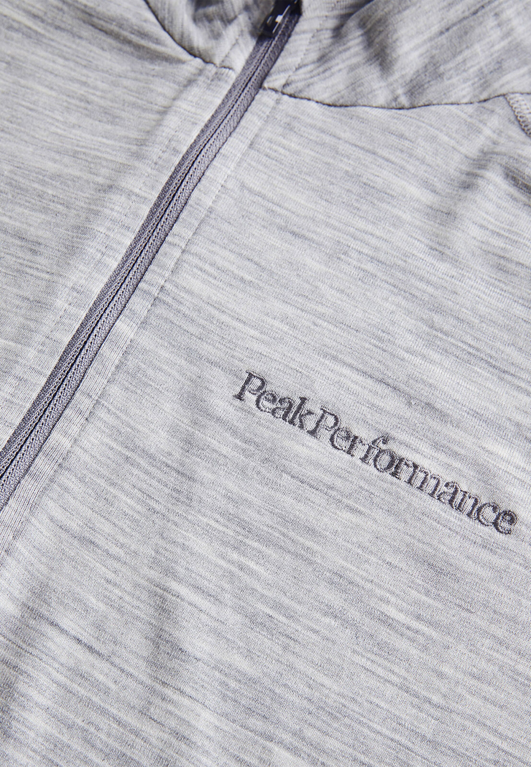 PEAK PERFORMANCE Shirt in Grijs