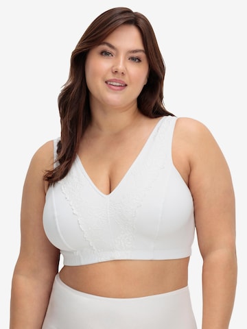 SHEEGO Bralette Bra in White: front