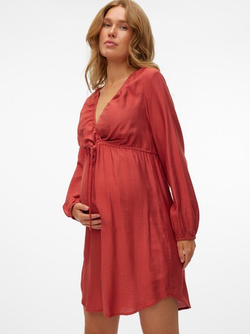 Abito di MAMALICIOUS in rosso: frontale