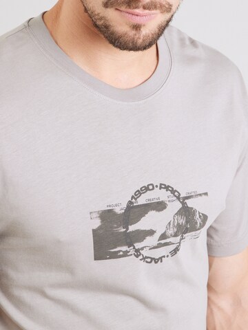 JACK & JONES Футболка 'JCOSAGO' в Серый