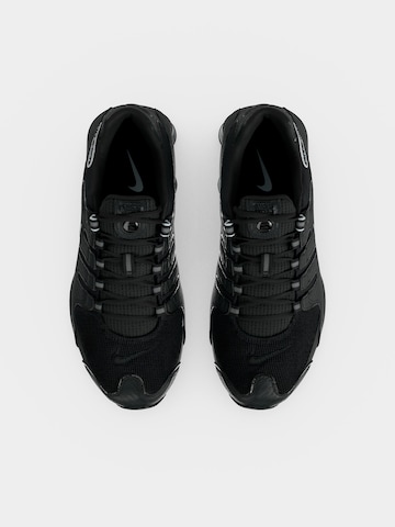 Sneaker low 'Shox NZ' de la Nike Sportswear pe negru