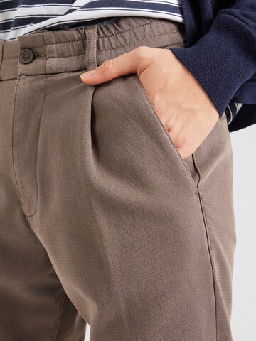 Regular Pantalon à pince DRYKORN en marron