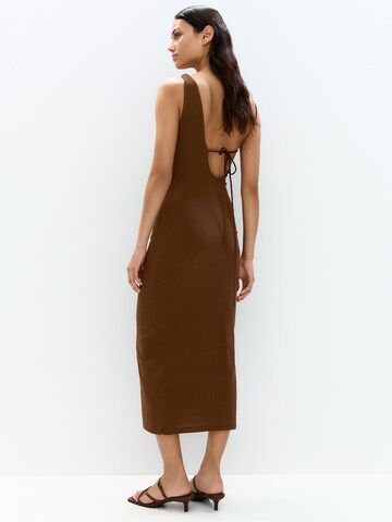Abito di Pull&Bear in marrone