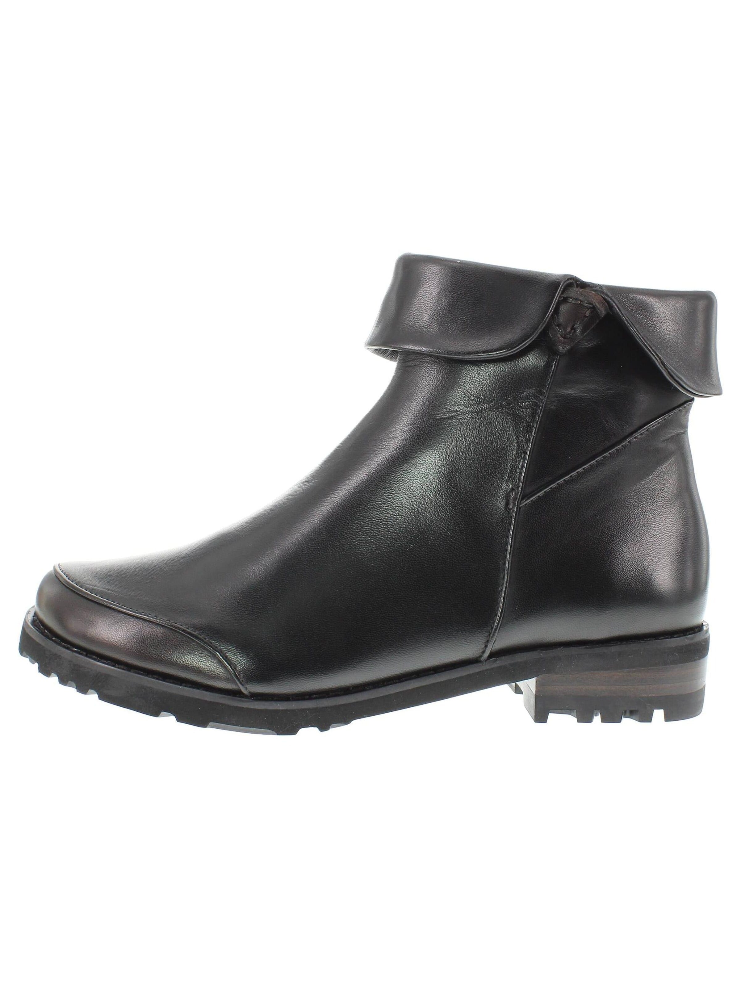 Everybody Booties 'TUBER' in Black: front