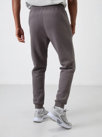 Tommy Life Regular Jogginghose in Grau