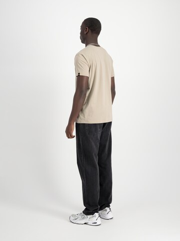 ALPHA INDUSTRIES T-shirt i beige