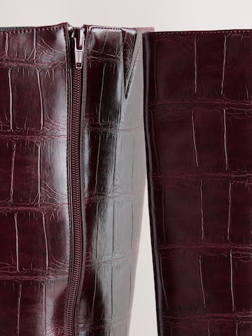 Next Boot 'Forever Comfort' in Red