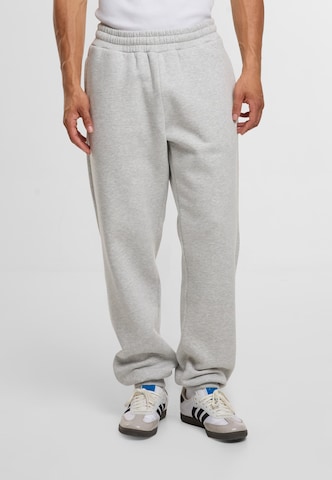 Unfair Athletics Regular Broek in Grijs: voorkant