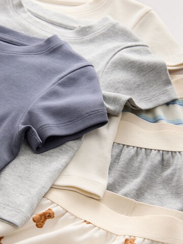 Next Yöpuku värissä beige