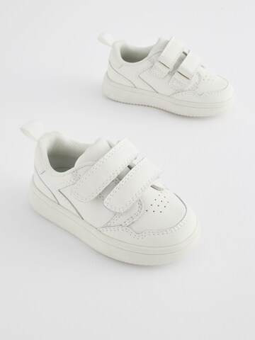 Baskets Next en blanc