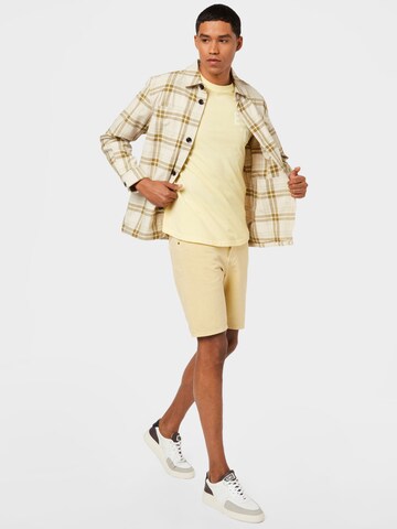 LEVI'S ® Regular Shorts '501' in Gelb