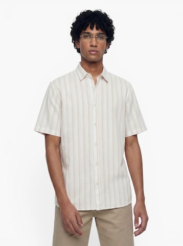 SELECTED Regular fit Button Up Shirt 'SLHSUN' in White: front